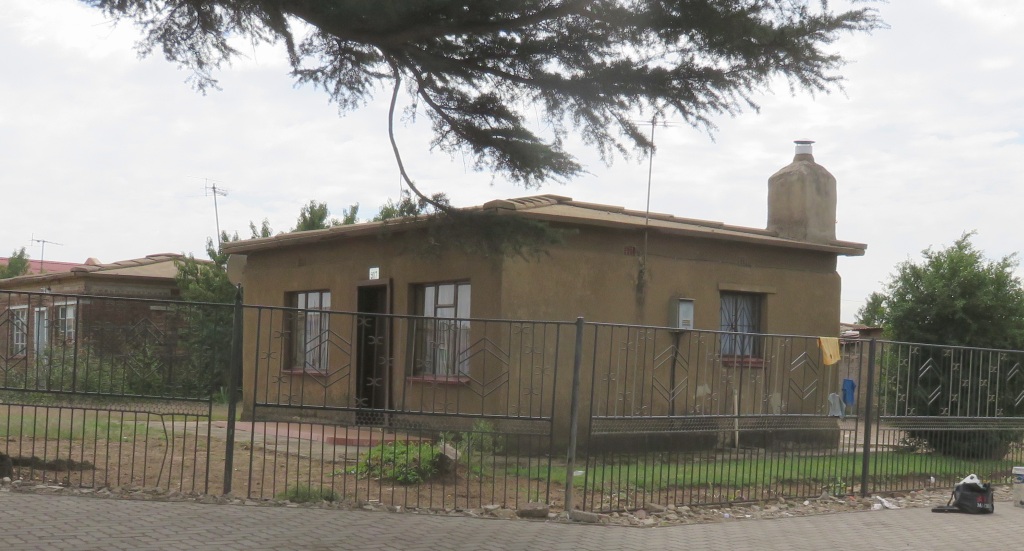 Sharpeville elephant house